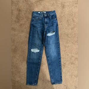 New. Levi's high waisted mom jeans
